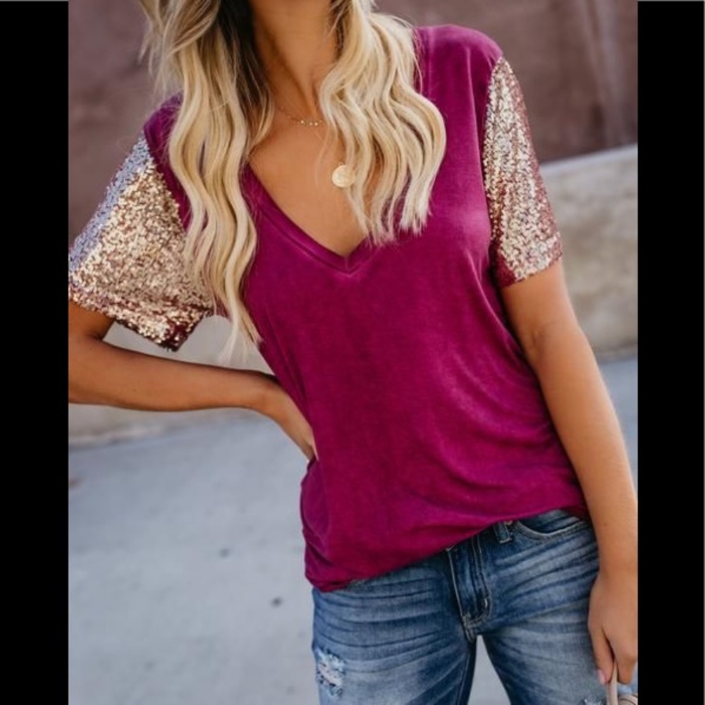 Vici Stand Out Sequin Tee